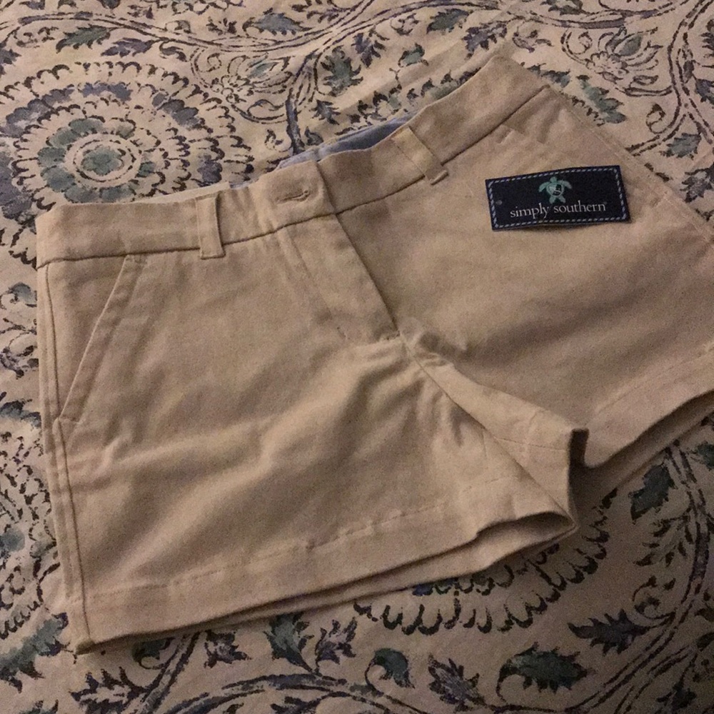New with Tags khaki Simply Southern shorts